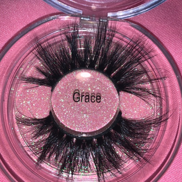 Grace - mink eyelashes - Picture 2 of 2